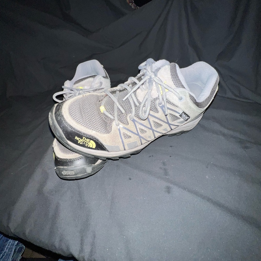 Northface hiking shoes Womens